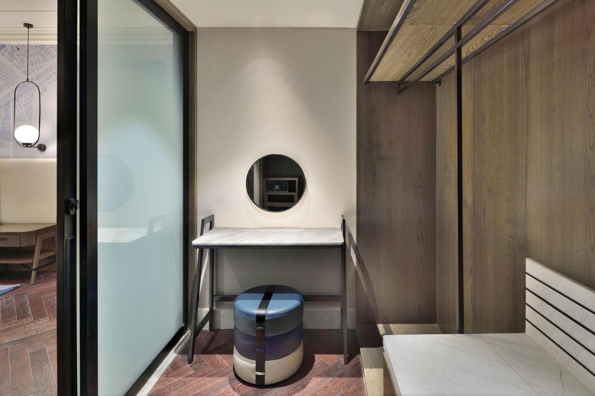 Le Meridien Hotel