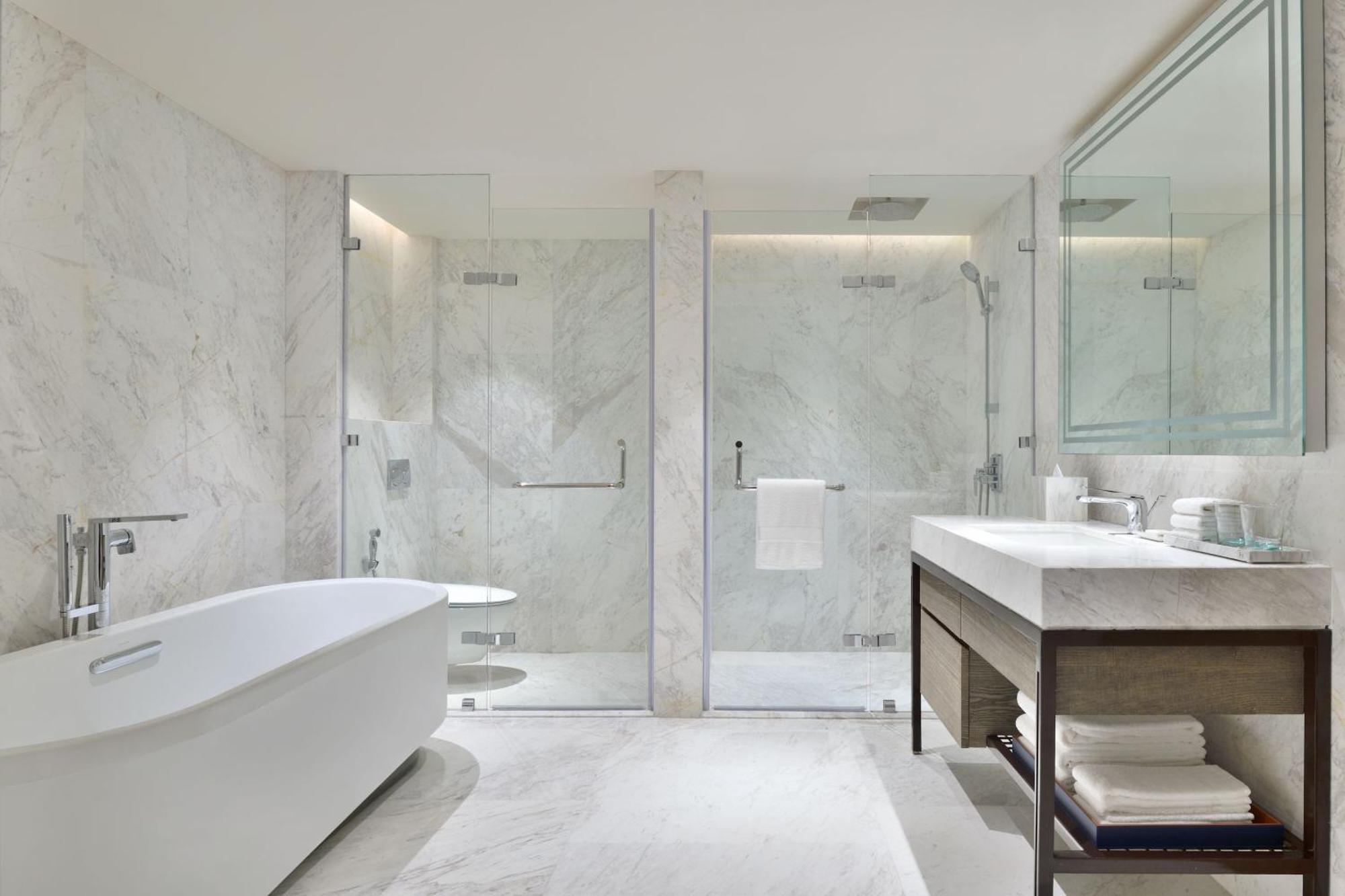 Le Meridien Hotel 5*